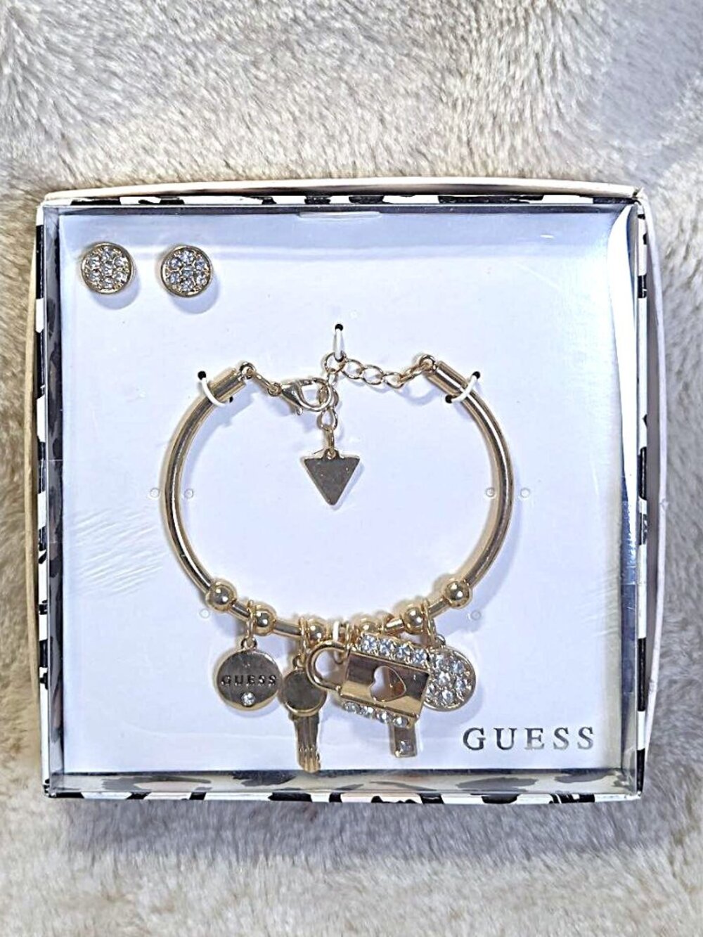 BNIB Guess Logo Rhinestone Lock & Key Charm Bracelet Earring Set Gold Tone 3 pc